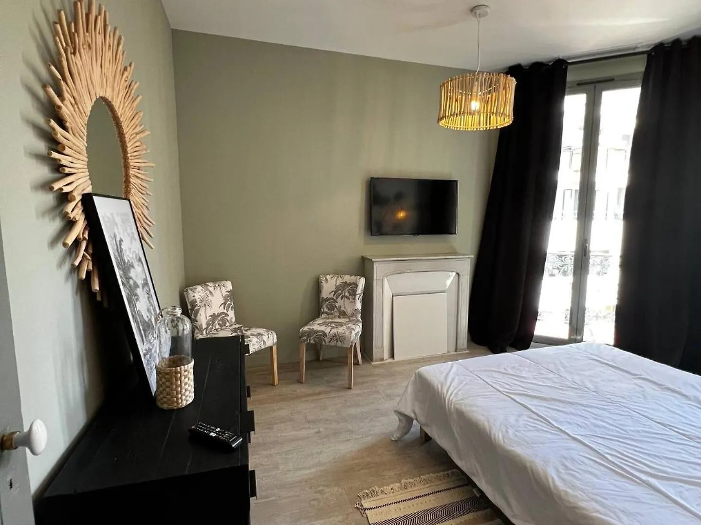Charming 2 Bedrooms & 1 Sofa Bed Renovated 3P3 Cannes 0*,